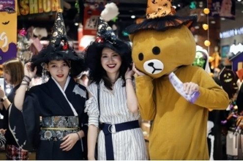 仿妝達人宇芽現場 | 瑪麗黛佳×酷樂潮玩萬圣萬圣趴來襲