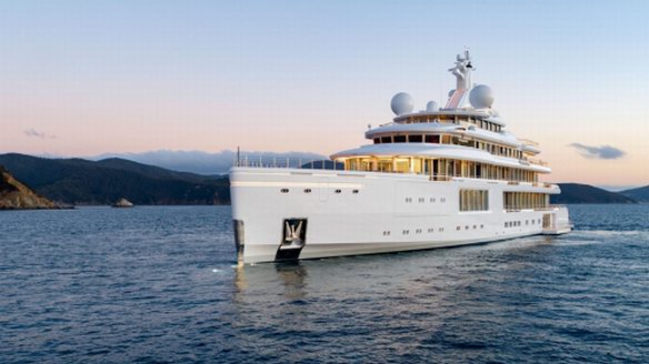 貝尼蒂混合動力巨型游艇FB272 M/Y “LUMINOSITY” 現待售